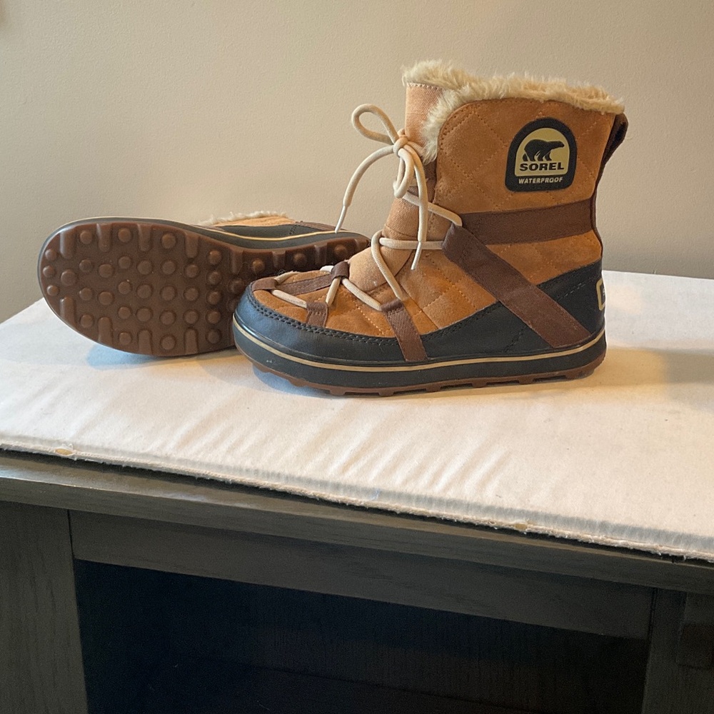 Sorel womans Waterproof Brown Boots new